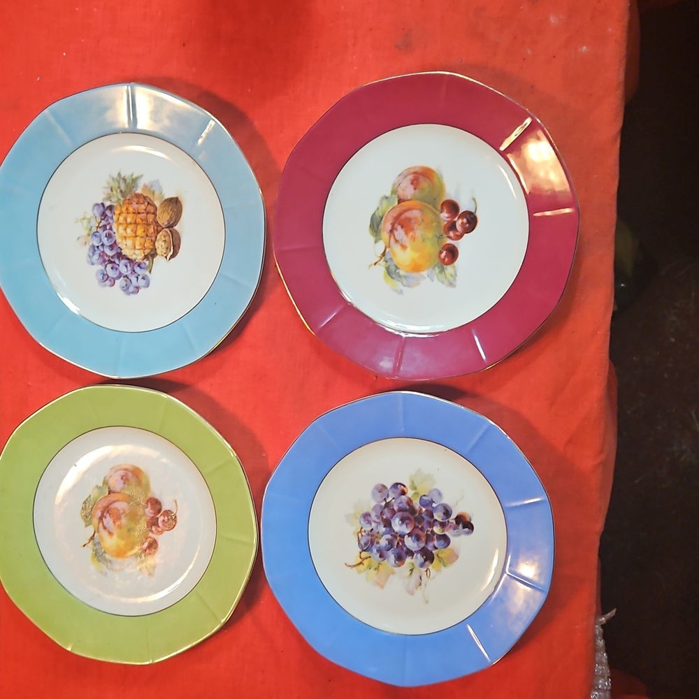 Set: Vintage Early 1900’s Victoria of Czechoslovakia China Gold Rimmed Plates